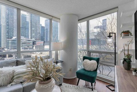 Photo 21 at 603 - 33 Bay Street, Waterfront Communities C1, Toronto