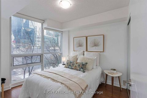 Photo 25 at 603 - 33 Bay Street, Waterfront Communities C1, Toronto