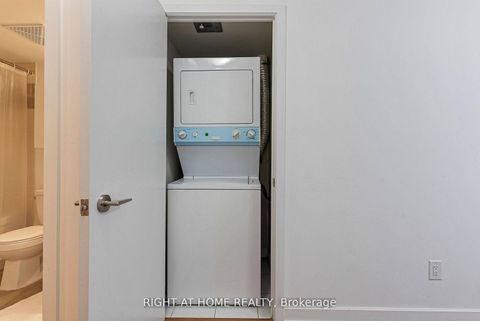 Photo 30 at 603 - 33 Bay Street, Waterfront Communities C1, Toronto