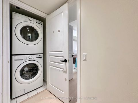 Photo 8 at 521 - 15 Northtown Way, Willowdale East, Toronto
