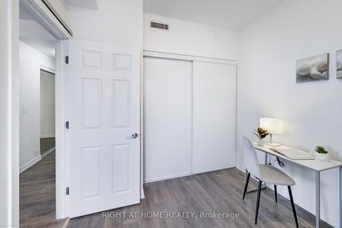 Photo 12 at 711 - 435 Richmond Street W, Waterfront Communities C1, Toronto