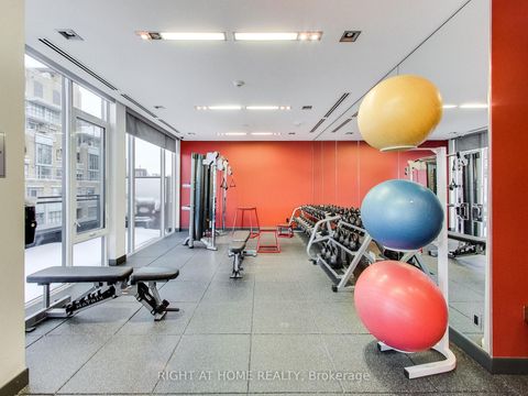 Photo 16 at 711 - 435 Richmond Street W, Waterfront Communities C1, Toronto