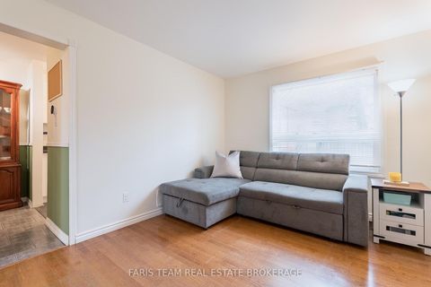 Photo 9 at 44 Hadden Crescent, Cundles East, Barrie