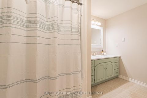 Photo 16 at 44 Hadden Crescent, Cundles East, Barrie