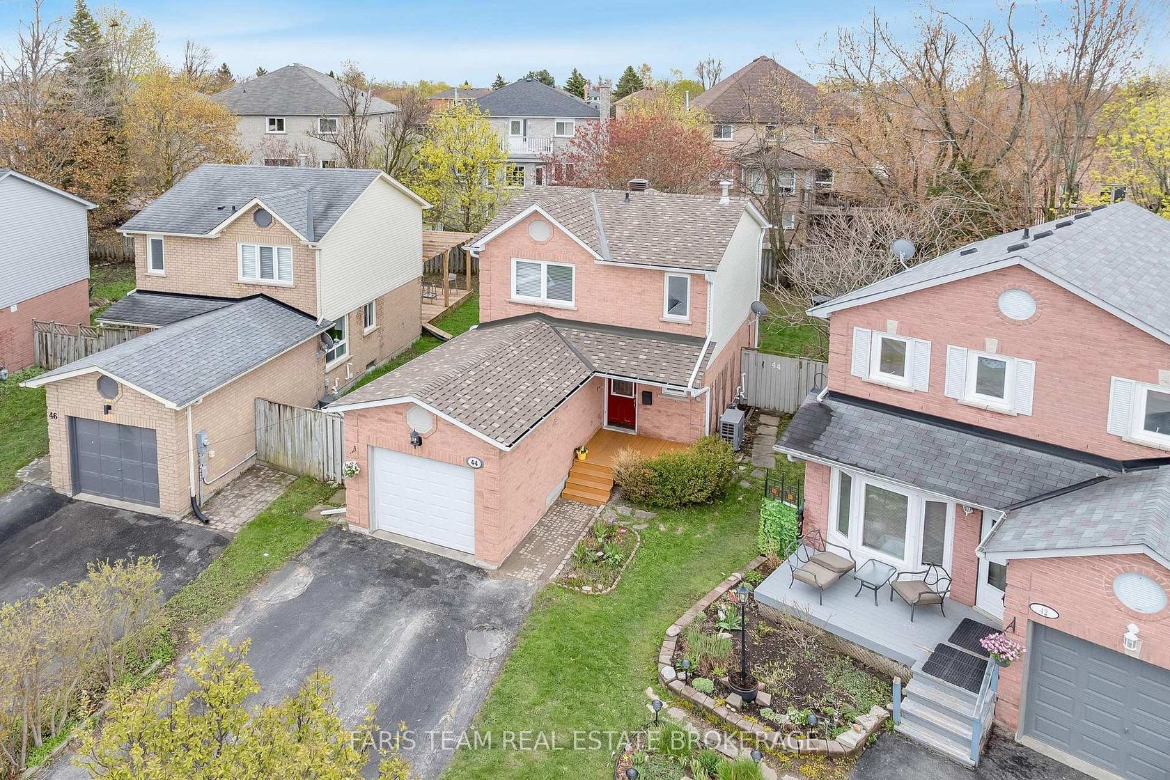 44 Hadden Crescent, Cundles East, Barrie photo 2
