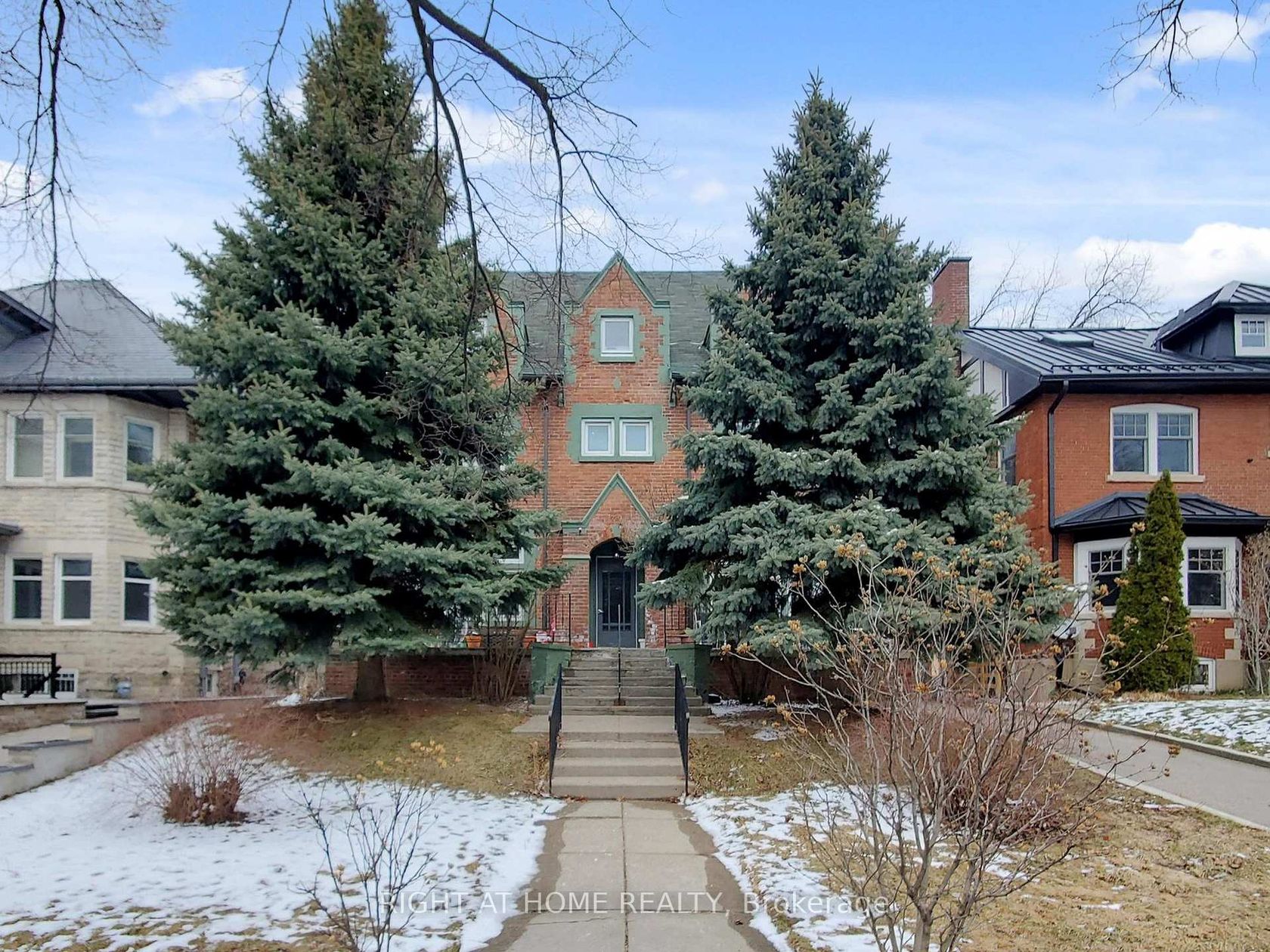32 High Park Boulevard, Swansea, Toronto photo number 2
