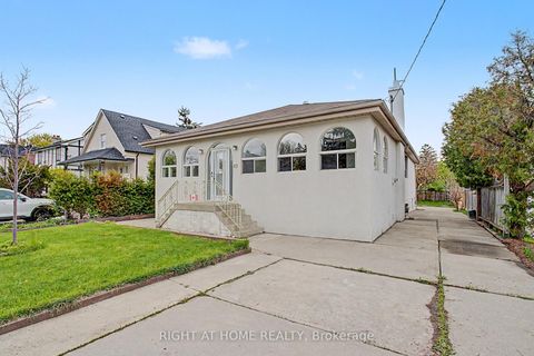 Photo 1 at 89 Newton Drive, Newtonbrook East, Toronto