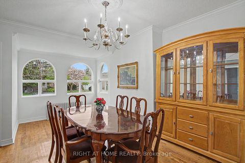 Photo 4 at 89 Newton Drive, Newtonbrook East, Toronto