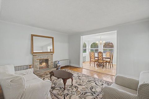 Photo 8 at 89 Newton Drive, Newtonbrook East, Toronto