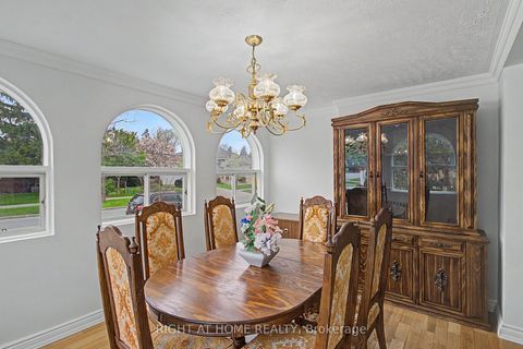 Photo 10 at 89 Newton Drive, Newtonbrook East, Toronto