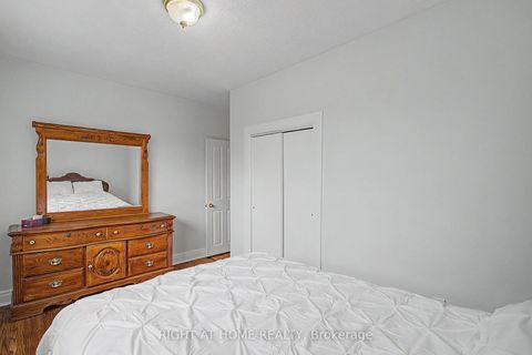 Photo 13 at 89 Newton Drive, Newtonbrook East, Toronto