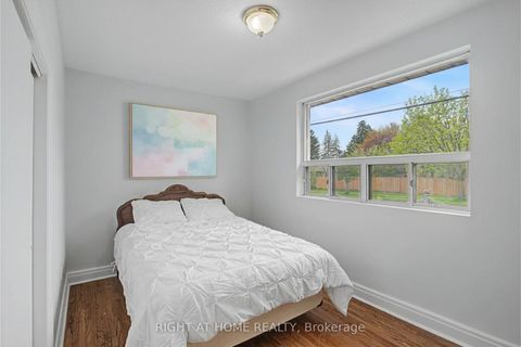 Photo 14 at 89 Newton Drive, Newtonbrook East, Toronto