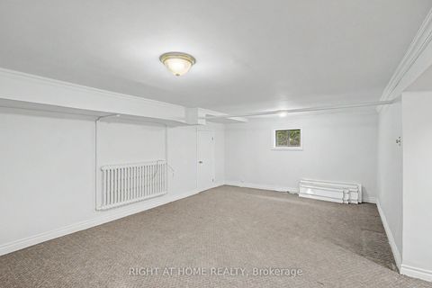 Photo 22 at 89 Newton Drive, Newtonbrook East, Toronto