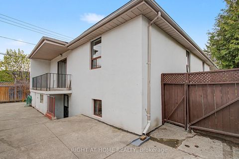 Photo 31 at 89 Newton Drive, Newtonbrook East, Toronto