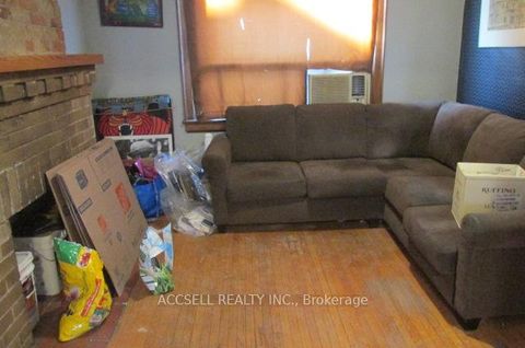 Photo 1 at 53 Arlington Avenue N, Wychwood, Toronto