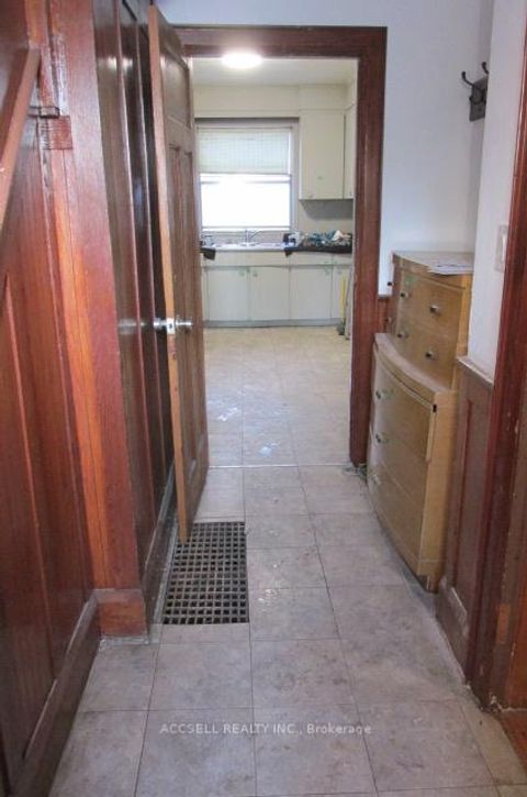 Photo 6 at 53 Arlington Avenue N, Wychwood, Toronto