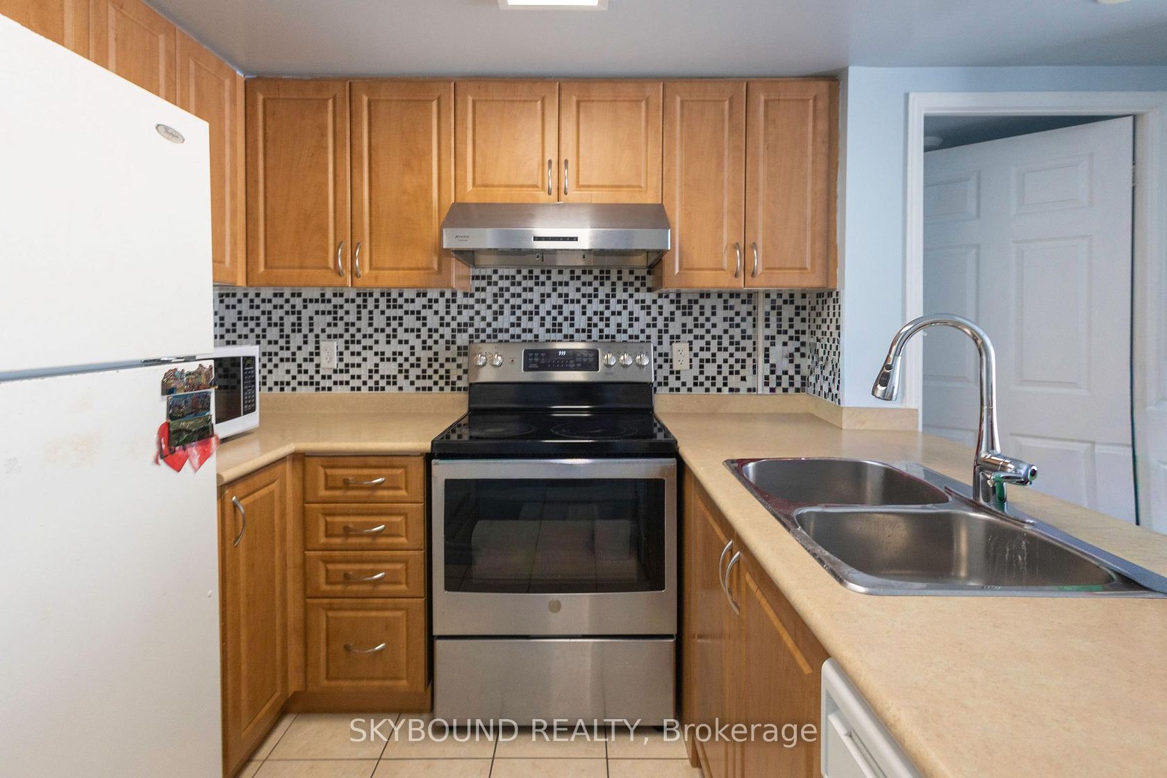 2033 - 3043 Finch Avenue W, Humbermede, Toronto 