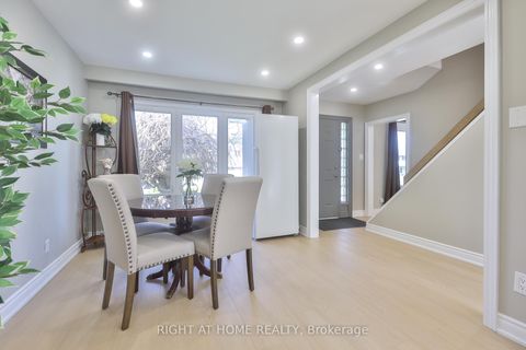 Photo 2 at 60 Aragon Avenue, Sullivan, Toronto