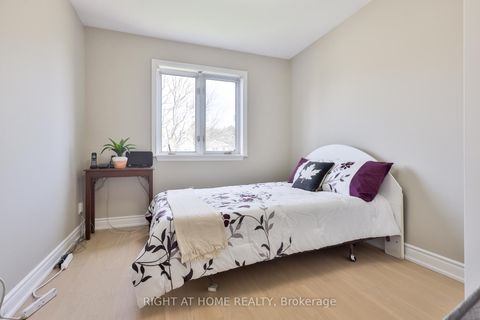 Photo 22 at 60 Aragon Avenue, Sullivan, Toronto