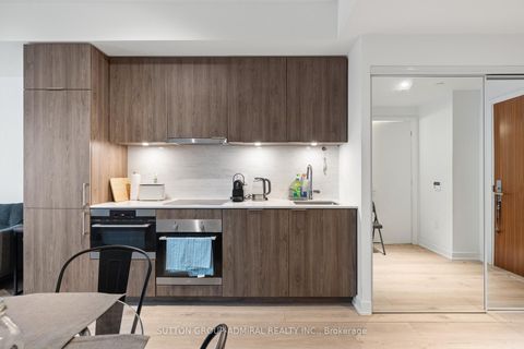 Photo 11 at 208 - 15 Queens Quay E, Waterfront Communities C8, Toronto