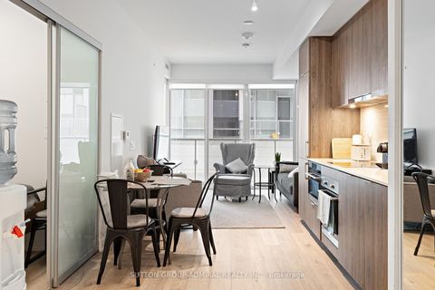 Photo 14 at 208 - 15 Queens Quay E, Waterfront Communities C8, Toronto