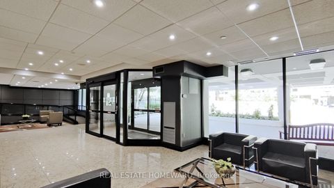 Photo 2 at 623 - 77 Maitland Place, South St. James Town, Toronto