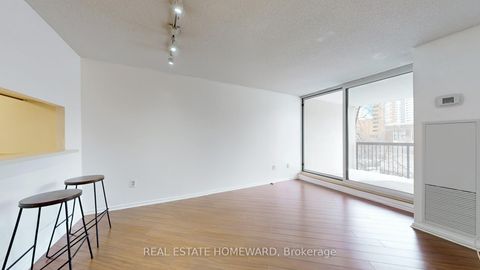 Photo 8 at 623 - 77 Maitland Place, South St. James Town, Toronto
