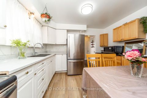 Photo 10 at 40 North Woodrow Boulevard, Birchmount, Toronto