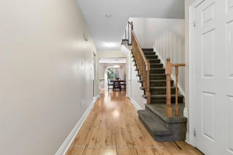 Photo 5 at 10 Tamarack Circle, The Westway, Toronto