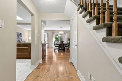 Photo 7 at 10 Tamarack Circle, The Westway, Toronto
