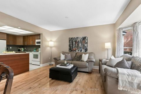 Photo 10 at 10 Tamarack Circle, The Westway, Toronto