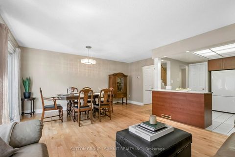 Photo 14 at 10 Tamarack Circle, The Westway, Toronto