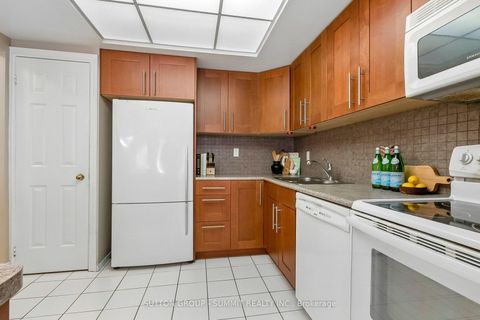 Photo 24 at 10 Tamarack Circle, The Westway, Toronto