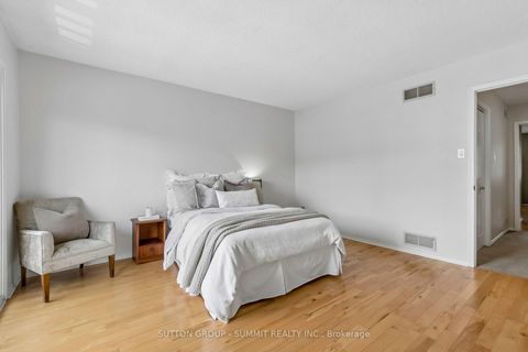 Photo 30 at 10 Tamarack Circle, The Westway, Toronto