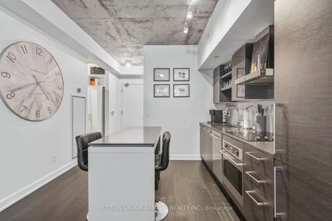 Photo 6 at 921 - 1030 King Street W, Niagara, Toronto