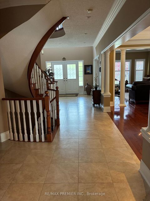 Photo 7 at 90 Siderno Crescent, East Woodbridge, Vaughan