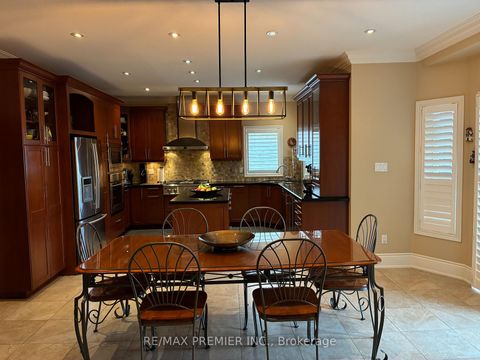 Photo 10 at 90 Siderno Crescent, East Woodbridge, Vaughan