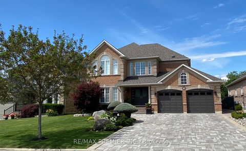 Photo 15 at 90 Siderno Crescent, East Woodbridge, Vaughan