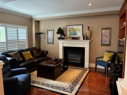 Photo 19 at 90 Siderno Crescent, East Woodbridge, Vaughan