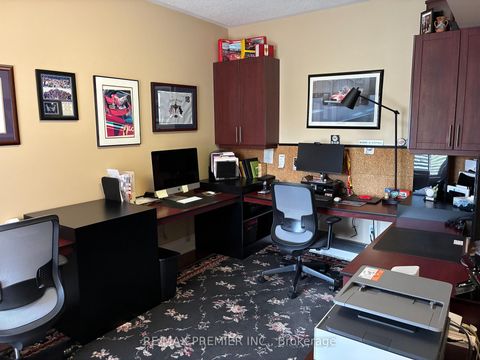 Photo 23 at 90 Siderno Crescent, East Woodbridge, Vaughan