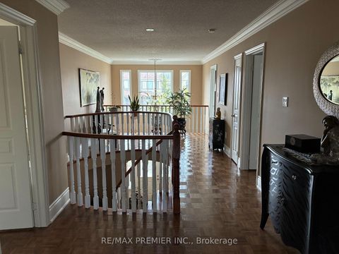 Photo 25 at 90 Siderno Crescent, East Woodbridge, Vaughan