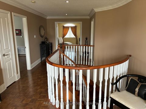 Photo 27 at 90 Siderno Crescent, East Woodbridge, Vaughan