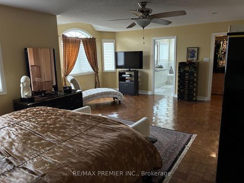 Photo 28 at 90 Siderno Crescent, East Woodbridge, Vaughan