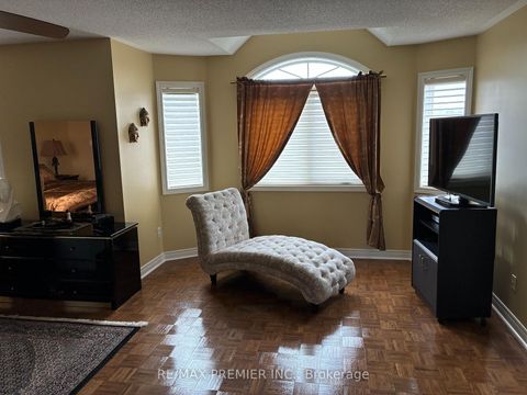Photo 29 at 90 Siderno Crescent, East Woodbridge, Vaughan