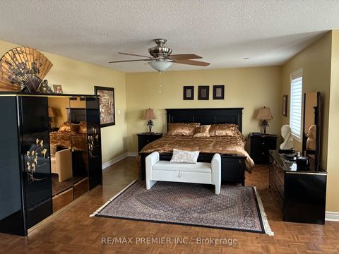 Photo 30 at 90 Siderno Crescent, East Woodbridge, Vaughan