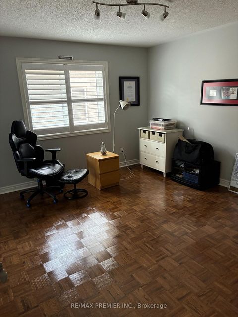 Photo 35 at 90 Siderno Crescent, East Woodbridge, Vaughan