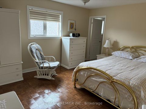 Photo 36 at 90 Siderno Crescent, East Woodbridge, Vaughan