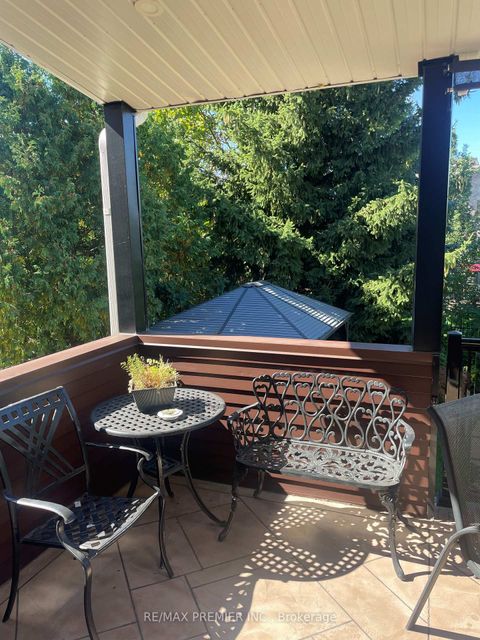 Photo 39 at 90 Siderno Crescent, East Woodbridge, Vaughan