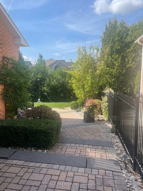 Photo 41 at 90 Siderno Crescent, East Woodbridge, Vaughan