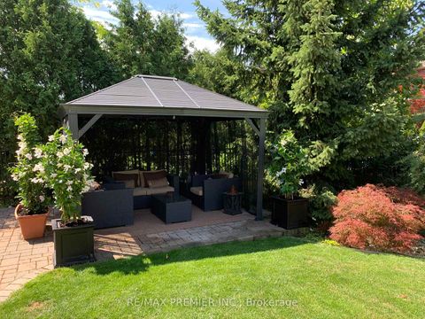 Photo 45 at 90 Siderno Crescent, East Woodbridge, Vaughan